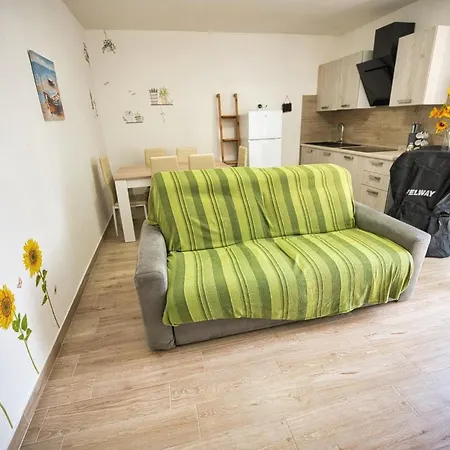 Holiday home Alloggi Del Mirto A Morcone - Goelba *