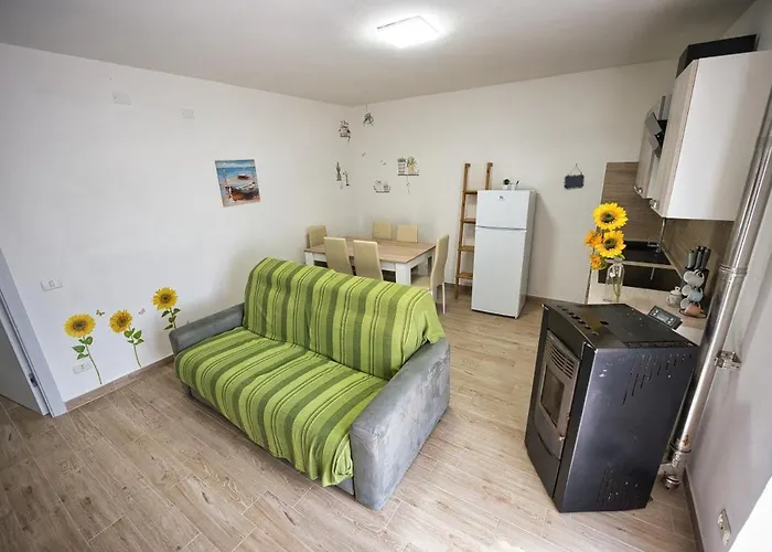 Holiday home Alloggi Del Mirto A Morcone - Goelba *