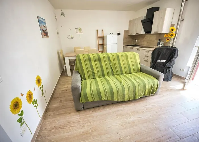 Holiday home Alloggi Del Mirto A Morcone - Goelba *