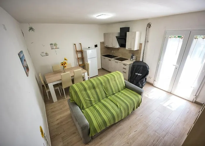 Holiday home Alloggi Del Mirto A Morcone - Goelba